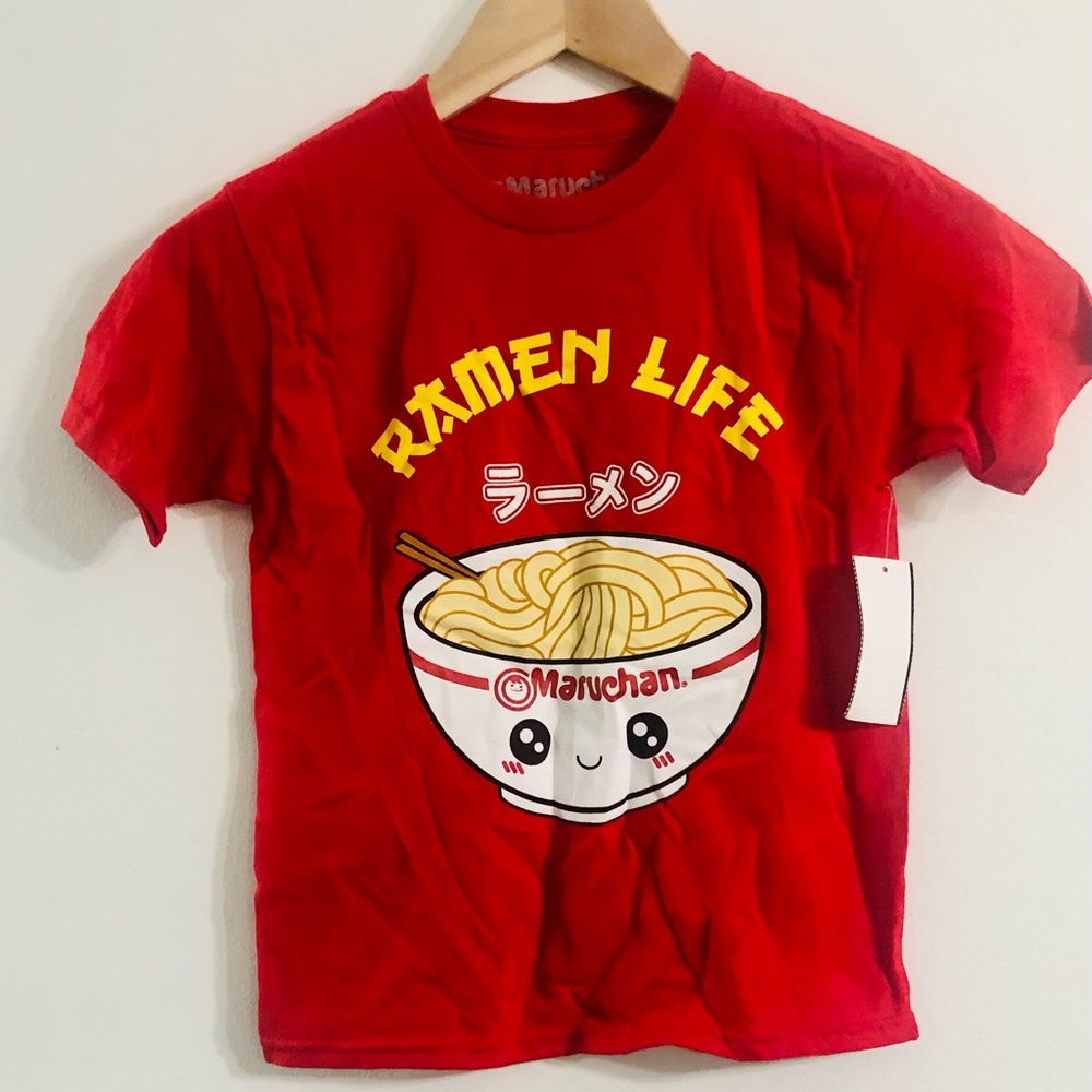 Maruchan Boy’s T-shirt Ramen Life noodle mug graphic pull over red.XS (4/5)